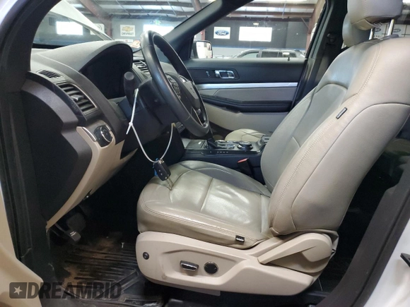 2018 Ford Explorer z VIN 1FM5K8BH1JGC01881, wystawiony jako Copart lot #83747304 z przebiegiem 130 218 mil mil oraz Czysty tytuł • Clean title. Historia ofert i sprzedaży dostępna na DreamBid. Obrazek 7.
