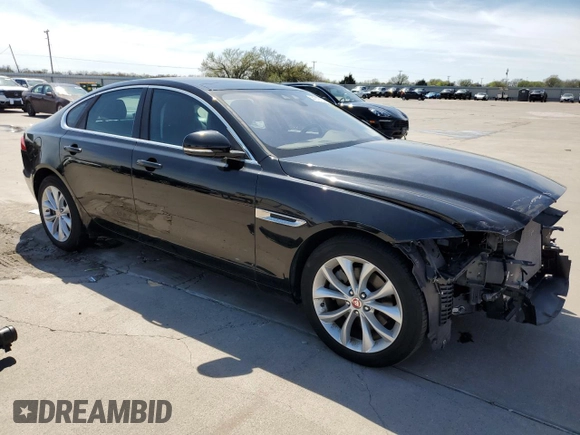 2017 Jaguar XF 20d Premium with VIN SAJBD4BNXHCY43163, listed as a Copart auction lot 39638624 with 30,436 mi miles. Bid and sale history available at carsss.com. Image 4.