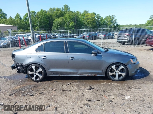 2011 Volkswagen Jetta SEL с VIN 3VWLZ7AJ9BM376079, выставлен на аукционе IAAI как лот 42388381 с пробегом 190 000 миль миль и . История ставок и продаж доступна на DreamBid. Изображение 14.