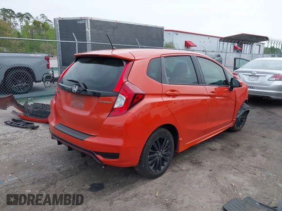 2020 Honda Fit Sport z VIN 3HGGK5H68LM726836, wystawiony jako IAAI lot #41877016 z przebiegiem 103 554 mil mil oraz . Historia ofert i sprzedaży dostępna na DreamBid. Obrazek 4.