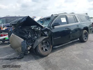 2018 Chevrolet Suburban LT with VIN 1GNSKHKCXJR356680, listed as a IAAI auction lot 41867318 with 332052 miles. Bid and sale history available at carsss.com. Image 17.