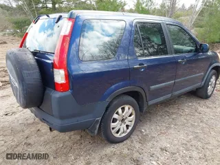 2005 Honda CR-V LX with VIN SHSRD78545U336479, listed as a IAAI auction lot 41938298 with 213,234 mi miles. Bid and sale history available at carsss.com. Image 4.