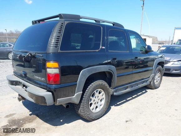 2005 Chevrolet Tahoe Z71 with VIN 1GNEK13Z35R226575, listed as a IAAI auction lot 41991713 with 152,038 mi miles. Bid and sale history available at carsss.com. Image 4.