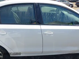 2016 Volkswagen Jetta Sedan 1.4T S w/Technology with VIN 3VW267AJ1GM284752, listed as a IAAI auction lot 41779951 with 164,880 mi miles. Bid and sale history available at carsss.com. Image 14.