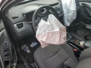 2015 Hyundai Elantra SE z VIN 5NPDH4AE4FH617845, wystawiony jako Copart lot #84423864 z przebiegiem Nie podano mil oraz Nie do naprawy. Historia ofert i sprzedaży dostępna na DreamBid. Obrazek 8.