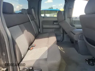 2006 Ford F-150 XLT z VIN 1FTRW12WX6KE02456, wystawiony jako Copart lot #62215225 z przebiegiem 233 473 mil mil oraz Czysty tytuł • Clean title. Historia ofert i sprzedaży dostępna na DreamBid. Obrazek 10.