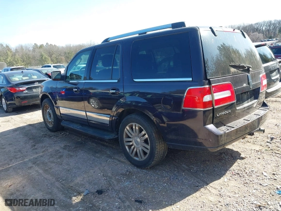 2007 Lincoln Navigator with VIN 5LMFU28577LJ18297, listed as a IAAI auction lot 41683240 with 209,175 mi miles. Bid and sale history available at carsss.com. Image 3.