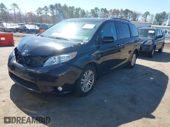 2017 Toyota Sienna XLE Auto Access Seat with VIN 5TDYZ3DC0HS833692, listed as a IAAI auction lot 41810308 with 112,806 mi miles. Bid and sale history available at carsss.com. Image 2.