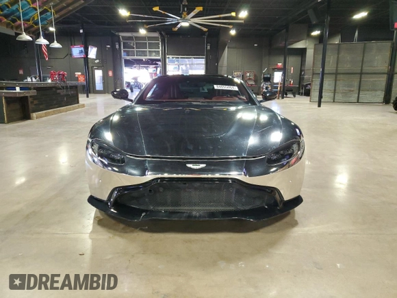 2020 Aston Martin Vantage z VIN SCFSMGAW1LGN03414, wystawiony jako Copart lot #84055064 z przebiegiem 24 509 mil mil oraz Szkody całkowita. Historia ofert i sprzedaży dostępna na DreamBid. Obrazek 2.