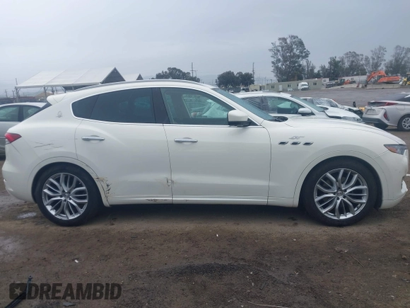 2020 Maserati Levante z VIN ZN661XUL3LX341388, wystawiony jako IAAI lot #41746344 z przebiegiem 26 911 mil mil oraz . Historia ofert i sprzedaży dostępna na DreamBid. Obrazek 13.