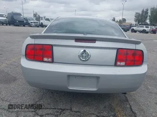 2007 Ford Mustang Deluxe with VIN 1ZVFT80N375282334, listed as a IAAI auction lot 42051959 with 207,901 mi miles. Bid and sale history available at carsss.com. Image 17.