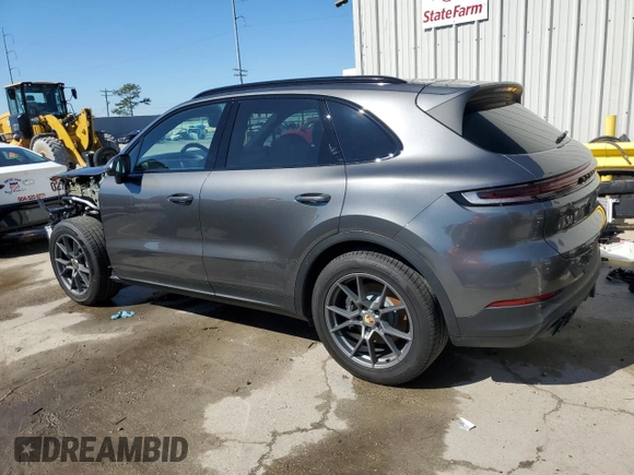 2024 Porsche Cayenne z VIN WP1AA2AY0RDA11814, wystawiony jako Copart lot #45279905 z przebiegiem 4 497 mil mil oraz Szkoda całkowita • Salvage title. Historia ofert i sprzedaży dostępna na DreamBid. Obrazek 2.