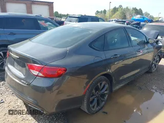 2015 Chrysler 200 S with VIN 1C3CCCDG5FN644378, listed as a IAAI auction lot 41918218 with 138,252 mi miles and . Bid and sale history available at carsss.com. Image 4.