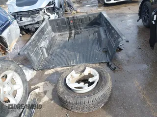 2001 Dodge 1500 z VIN 3B7HF13Z61G762957, wystawiony jako IAAI lot #41679791 z przebiegiem Nie podano mil oraz . Historia ofert i sprzedaży dostępna na DreamBid. Obrazek 16.