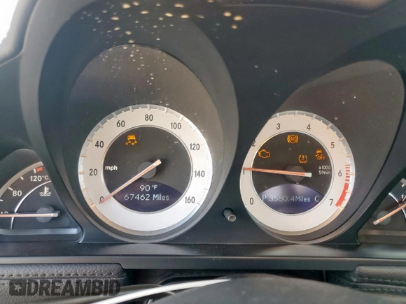 2011 Mercedes-Benz SL 550 z VIN WDBSK7BA8BF164435, wystawiony jako Copart lot #61465885 z przebiegiem 67 462 mil mil oraz Szkoda całkowita • Salvage title. Historia ofert i sprzedaży dostępna na DreamBid. Obrazek 9.