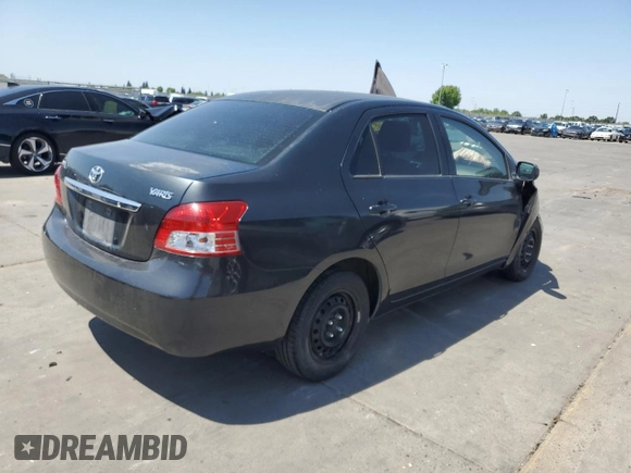 2008 Toyota Yaris z VIN JTDBT923381297038, wystawiony jako Copart lot #55093195 z przebiegiem 295 991 mil mil oraz Nie do naprawy • Non repairable. Historia ofert i sprzedaży dostępna na DreamBid. Obrazek 3.