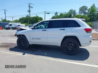 2020 Jeep Grand Cherokee Laredo E z VIN 1C4RJFAGXLC199564, wystawiony jako IAAI lot #42142905 z przebiegiem 83 024 mil mil oraz . Historia ofert i sprzedaży dostępna na DreamBid. Obrazek 14.