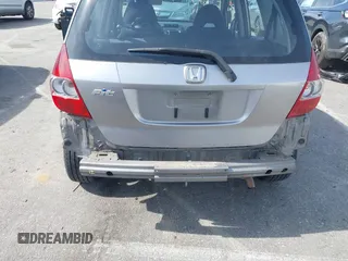 2007 Honda Fit Sport with VIN JHMGD38637S031947, listed as a IAAI auction lot 41613883 with 250,981 mi miles. Bid and sale history available at carsss.com. Image 6.
