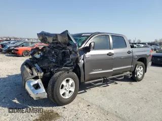 2015 Toyota Tundra 4WD Truck SR5 with VIN 5TFDW5F18FX438472, listed as a Copart auction lot 48995845 with 0 mi miles and Salvage Title. Bid and sale history available at carsss.com. Image 1.