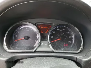 2014 Nissan Versa SV z VIN 3N1CN7AP6EL823225, wystawiony jako Copart lot #58518375 z przebiegiem 101 942 mil mil oraz Szkoda całkowita • Salvage title. Historia ofert i sprzedaży dostępna na DreamBid. Obrazek 9.
