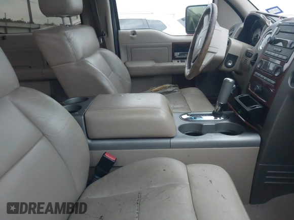 2007 Ford F-150 XLT z VIN 1FTPW12V57KC76801, wystawiony jako IAAI lot #42485652 z przebiegiem Nie podano mil oraz . Historia ofert i sprzedaży dostępna na DreamBid. Obrazek 5.