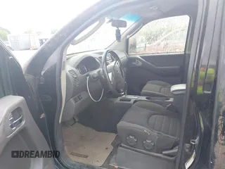 2006 Nissan Frontier SE z VIN 1N6AD07W86C457386, wystawiony jako IAAI lot #42263208 z przebiegiem 169 768 mil mil oraz . Historia ofert i sprzedaży dostępna na DreamBid. Obrazek 5.