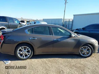 2013 Nissan Maxima S z VIN 1N4AA5AP7DC813288, wystawiony jako IAAI lot #41729598 z przebiegiem 133 573 mil mil oraz . Historia ofert i sprzedaży dostępna na DreamBid. Obrazek 13.