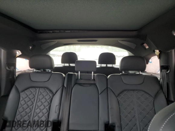 2020 Audi SQ7 z VIN WA1VWAF79LD013335, wystawiony jako Copart lot #56011584 z przebiegiem 35 173 mil mil oraz Szkoda całkowita • Salvage title. Historia ofert i sprzedaży dostępna na DreamBid. Obrazek 10.