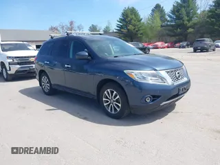 2014 Nissan Pathfinder SV with VIN 5N1AR2MM4EC637171, listed as a IAAI auction lot 42165474 with 152,543 mi miles. Bid and sale history available at carsss.com. Image 1.