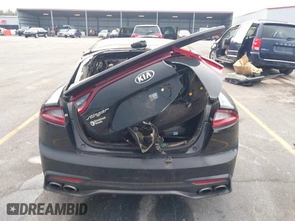 2018 Kia Stinger Premium with VIN KNAE25LA1J6011067, listed as a IAAI auction lot 40893308 with 20 mi miles. Bid and sale history available at carsss.com. Image 15.