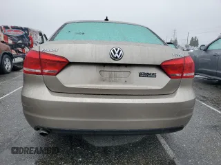 2015 Volkswagen Passat SE z VIN 1VWBV7A38FC066778, wystawiony jako Copart lot #50843015 z przebiegiem 100 790 mil mil oraz Szkoda całkowita • Salvage title. Historia ofert i sprzedaży dostępna na DreamBid. Obrazek 6.
