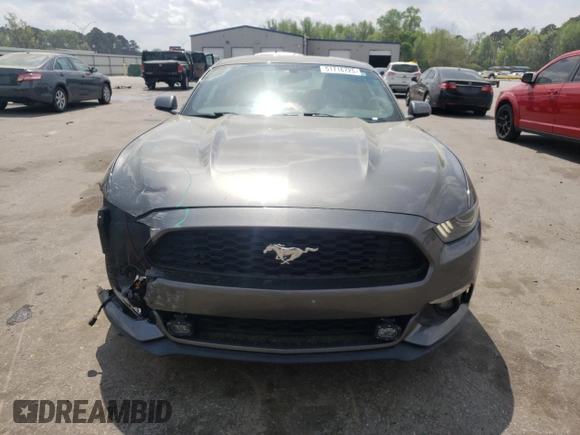 2015 Ford Mustang EcoBoost z VIN 1FA6P8TH9F5385193, wystawiony jako Copart lot #51716725 z przebiegiem 111 448 mil mil oraz Szkoda całkowita • Salvage title. Historia ofert i sprzedaży dostępna na DreamBid. Obrazek 5.