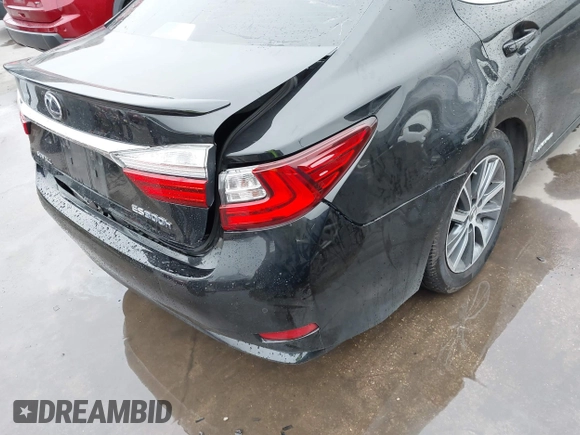 2018 Lexus ES with VIN JTHBW1GG7J2193963, listed as a IAAI auction lot 41894318 with 75,969 mi miles. Bid and sale history available at carsss.com. Image 18.