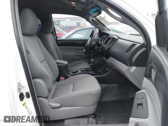 2013 Toyota Tacoma PreRunner with VIN 5TFTU4GN5DX040386, listed as a IAAI auction lot 41592956 with 217,885 mi miles. Bid and sale history available at carsss.com. Image 5.