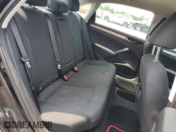 2014 Volkswagen Passat Wolfsburg Edition with VIN 1VWAT7A31EC053922, listed as a Copart auction lot 59945025 with 136,864 mi miles and Clean title. Bid and sale history available at DreamBid. Image 10.