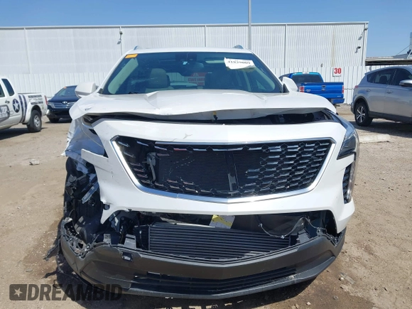 2020 Cadillac XT4 FWD Luxury with VIN 1GYAZAR40LF139918, listed as a IAAI auction lot 41829009 with 42,742 mi miles. Bid and sale history available at carsss.com. Image 12.