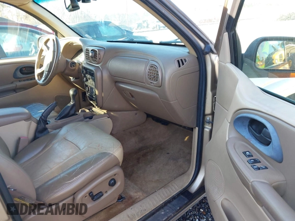 2004 Chevrolet TrailBlazer EXT LT with VIN 1GNET16P146155237, listed as a IAAI auction lot 40819400 with 1 mi miles. Bid and sale history available at carsss.com. Image 5.