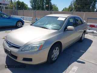 2007 Honda Accord LX z VIN 1HGCM56427A092128, wystawiony jako IAAI lot #42354399 z przebiegiem 186 915 mil mil oraz . Historia ofert i sprzedaży dostępna na DreamBid. Obrazek 6.