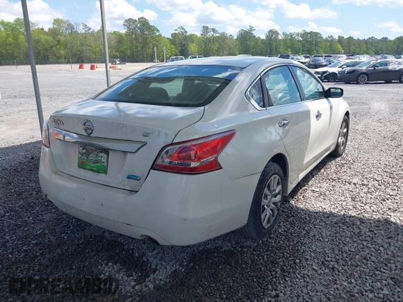 2013 Nissan Altima 2.5 S with VIN 1N4AL3AP6DC260020, listed as a IAAI auction lot 42014181 with 335,508 mi miles and . Bid and sale history available at carsss.com. Image 4.