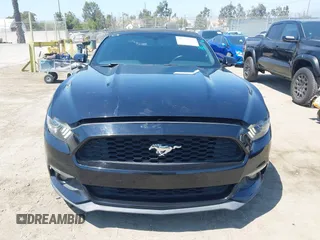 2017 Ford Mustang EcoBoost Premium z VIN 1FATP8UH8H5331324, wystawiony jako IAAI lot #42754503 z przebiegiem 84 209 mil mil oraz . Historia ofert i sprzedaży dostępna na DreamBid. Obrazek 12.