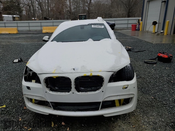 2013 BMW 7 Series 750i xDrive z VIN WBAYB6C56DD223727, wystawiony jako Copart lot #45298235 z przebiegiem 113 635 mil mil oraz Szkoda całkowita • Salvage title. Historia ofert i sprzedaży dostępna na DreamBid. Obrazek 5.