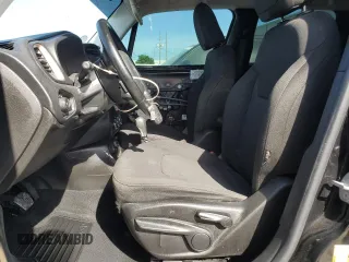 2017 Jeep Renegade Latitude z VIN ZACCJBBB2HPG58364, wystawiony jako Copart lot #51522515 z przebiegiem 115 618 mil mil oraz Szkody całkowita. Historia ofert i sprzedaży dostępna na DreamBid. Obrazek 7.