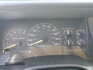 1997 GMC Suburban z VIN 1GKFK16R0VJ749323, wystawiony jako Copart lot #50222125 z przebiegiem 209 355 mil mil oraz Szkody całkowita. Historia ofert i sprzedaży dostępna na DreamBid. Obrazek 9.