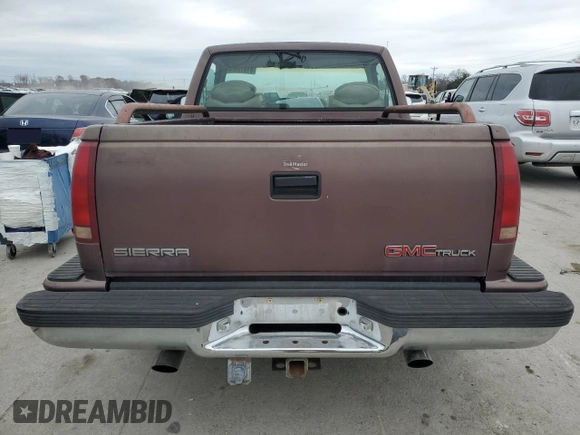 1993 GMC Sierra 1500 with VIN 1GDDC14Z6PZ526240, listed as a Copart auction lot 81913724 with 303,163 mi miles and Salvage Title. Bid and sale history available at DreamBid. Image 6.