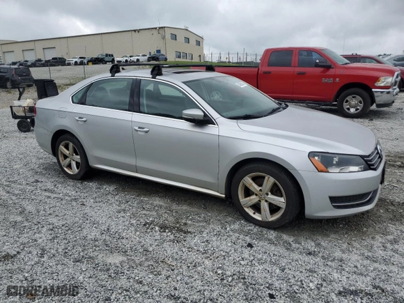 2013 Volkswagen Passat TDI SE w/Sunroof with VIN 1VWBN7A31DC042934, listed as a Copart auction lot 54205055 with 174,480 mi miles and Clean Title. Bid and sale history available at carsss.com. Image 4.