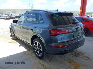 2024 Audi Q5 S line Premium z VIN WA1GAAFY5R2109175, wystawiony jako IAAI lot #41938991 z przebiegiem 7133 mil mil oraz . Historia ofert i sprzedaży dostępna na DreamBid. Obrazek 3.