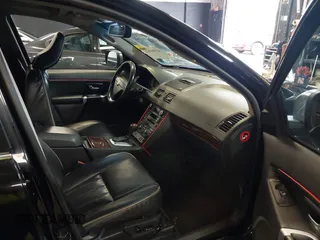 2013 Volvo XC90 Premier Plus with VIN YV4952CZ7D1641089, listed as a IAAI auction lot 41994951 with 163,699 mi miles. Bid and sale history available at carsss.com. Image 5.