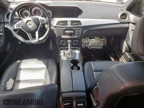2012 Mercedes-Benz C 250 Sport с VIN WDDGF4HB6CR238614, выставлен на аукционе Copart как лот 61547715 с пробегом 107 849 миль миль и Списание • Salvage title. История ставок и продаж доступна на DreamBid. Изображение 8.
