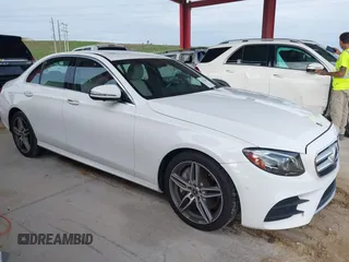 2020 Mercedes-Benz E 350 z VIN W1KZF8DB4LA833854, wystawiony jako IAAI lot #42424616 z przebiegiem 41 860 mil mil oraz . Historia ofert i sprzedaży dostępna na DreamBid. Obrazek 13.