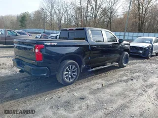 2019 Chevrolet Silverado 1500 RST with VIN 3GCUYEEDXKG179469, listed as a IAAI auction lot 41572310 with 68,000 mi miles. Bid and sale history available at carsss.com. Image 4.